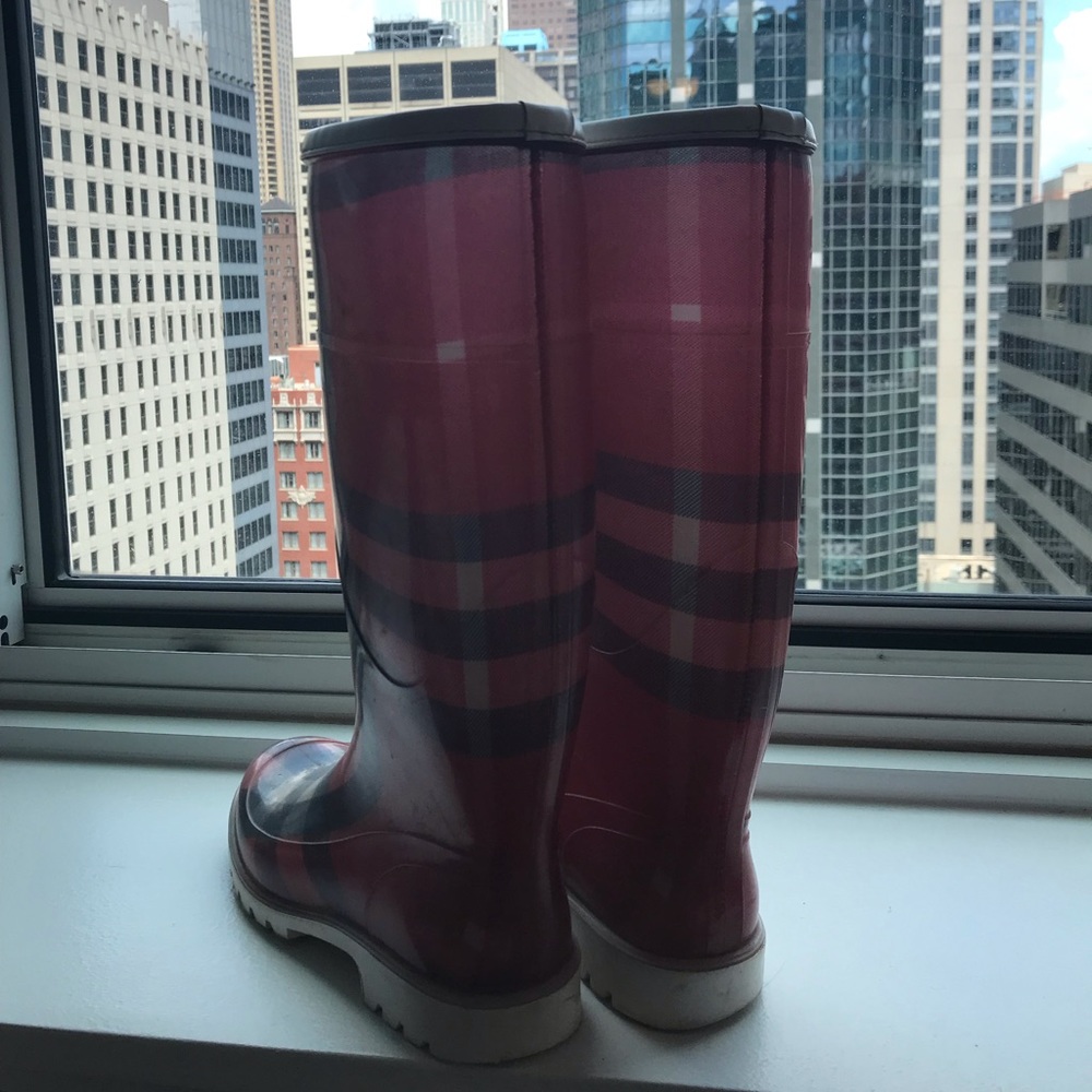 Burberry rain boots - Picture 3 of 5